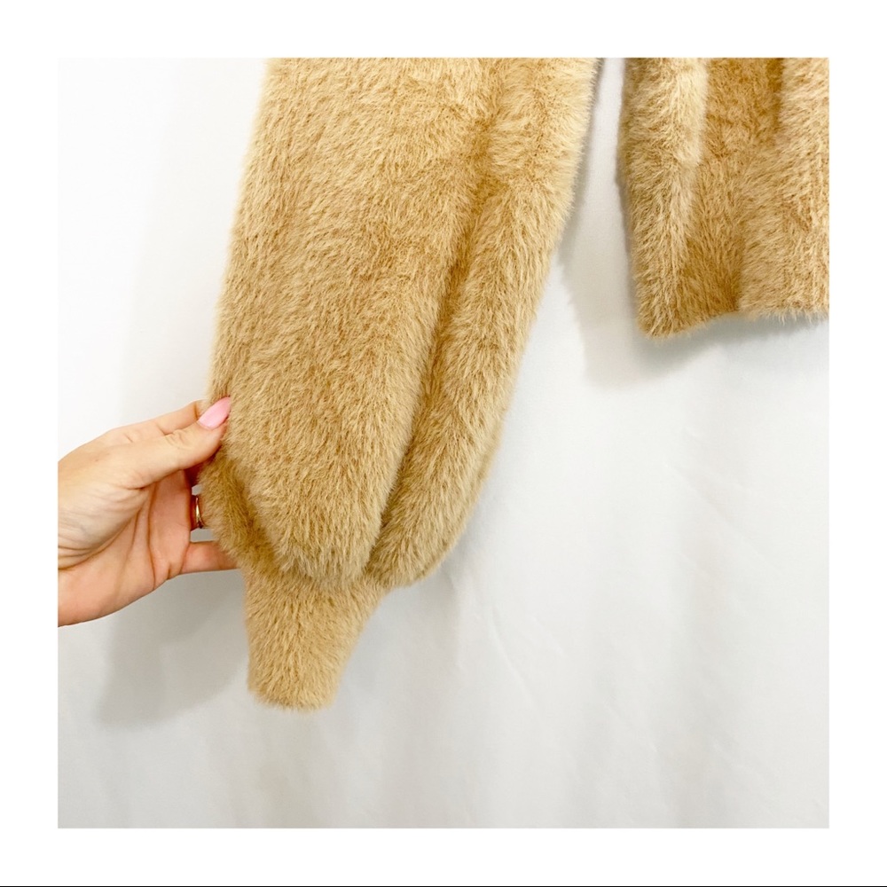 Aritzia Sunday Best Kitten Crewneck Eyelash Knit Fuzzy Pullover Sweater - Picture 5 of 11